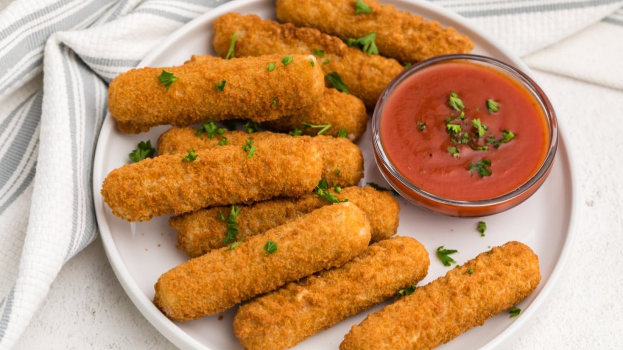 Air Fryer Mozzarella Sticks
